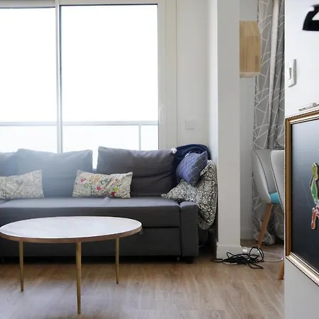Lovely And Spacious Apt Near Buttes-chaumont Апартаменты Париж